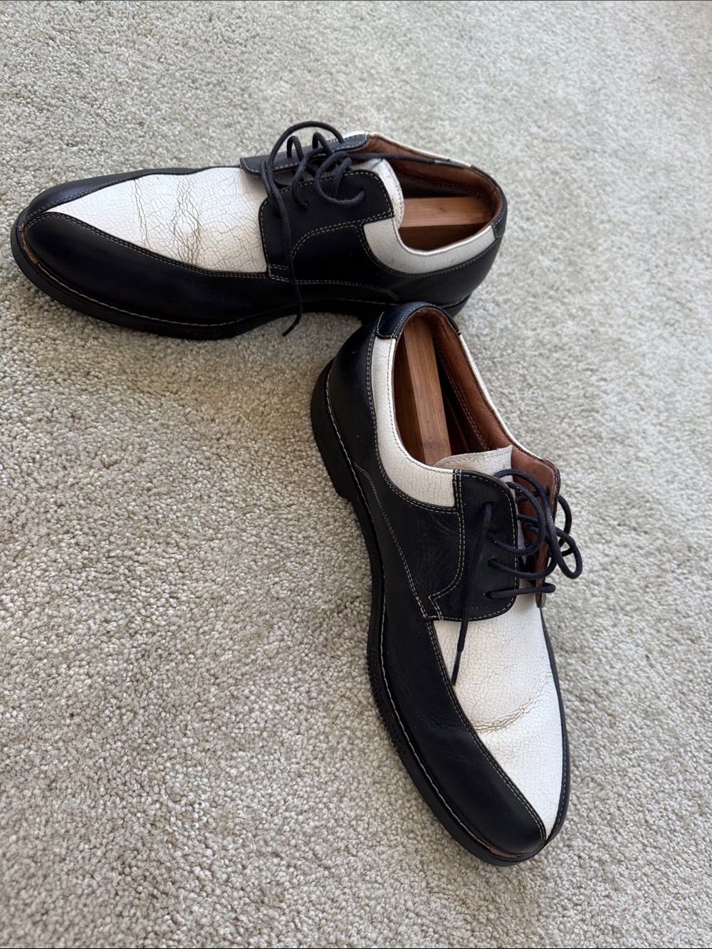 Tommy Bahama Men's Two-Tone Black and White Leather Lace-Up Golf Shoes